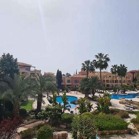 Sunny Limnaria Gardens 2 Bedroom Apartment Paphos Extérieur photo