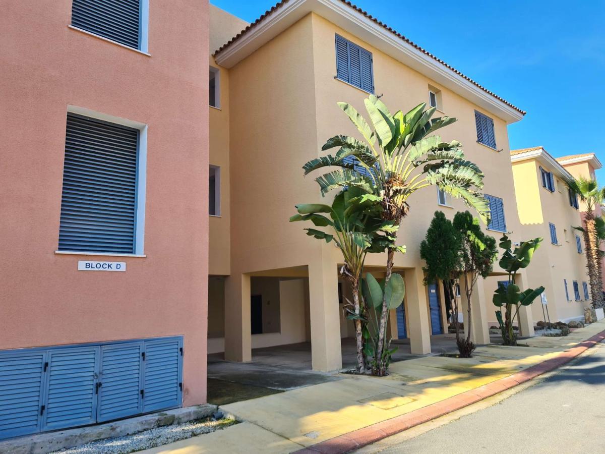 Sunny Limnaria Gardens 2 Bedroom Apartment Paphos Extérieur photo